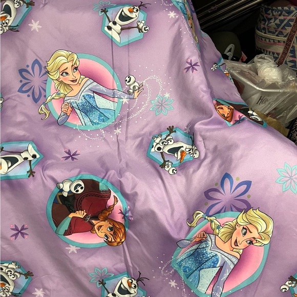 Frozen blanket and pillow - Picture 3 of 3
